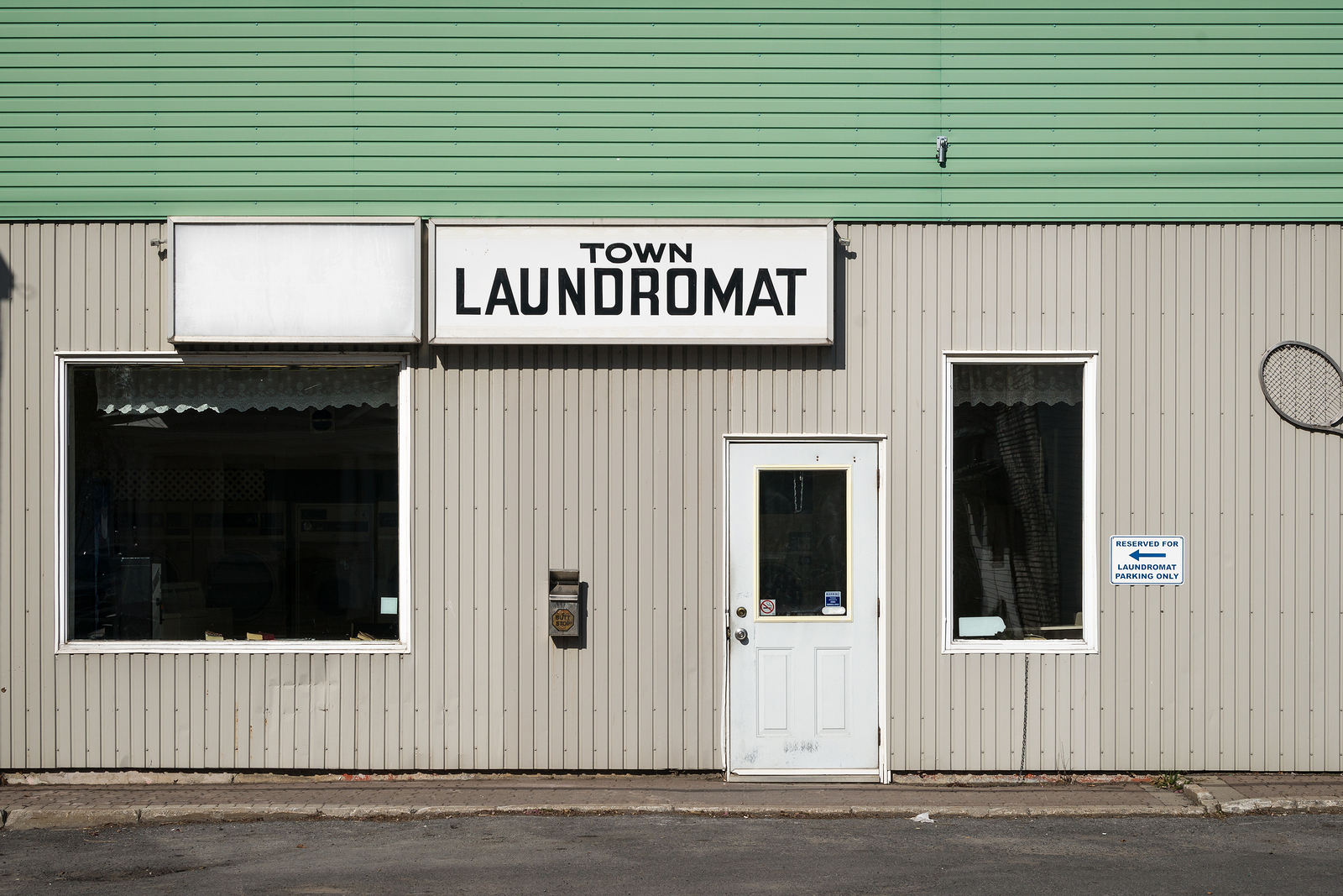 Maytag Dealers in North Carolina Boosting Laundromat's Curb Appeal